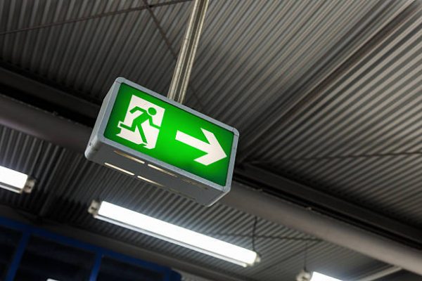 Tác dụng của đèn chiếu sáng sự cố là gì?