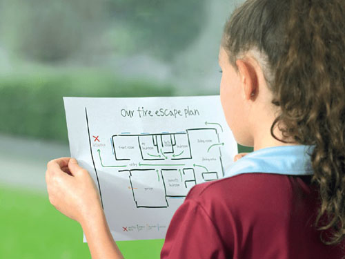 Hướng dẫn kỹ năng thoát hiểm cho trẻ em trong đám cháy - 3