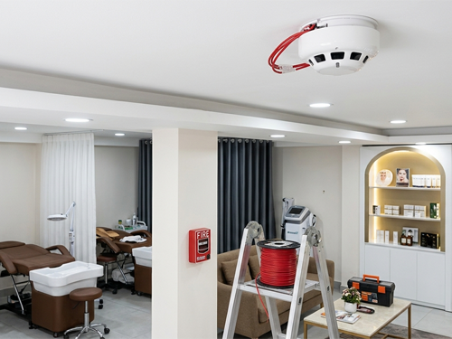 Lắp đặt hệ thống báo cháy cho thẩm mỹ viện - 1